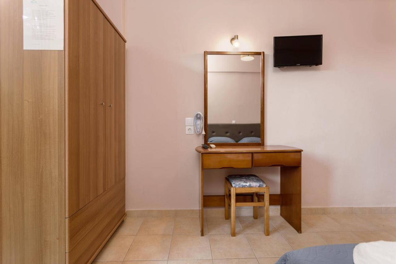 Mare Blu Studios & Suites ลากานาส ภายนอก รูปภาพ
