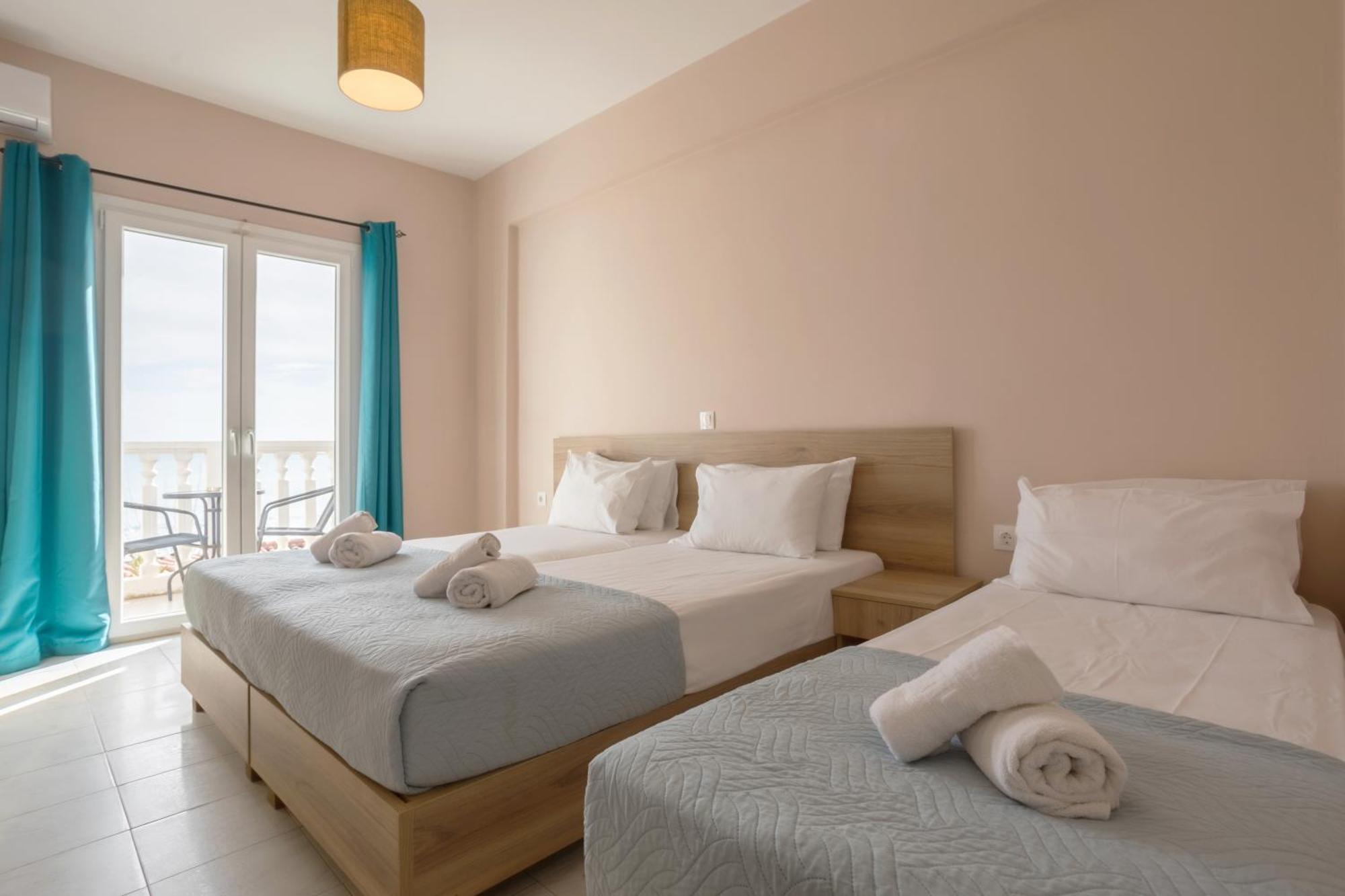 Mare Blu Studios & Suites ลากานาส ภายนอก รูปภาพ
