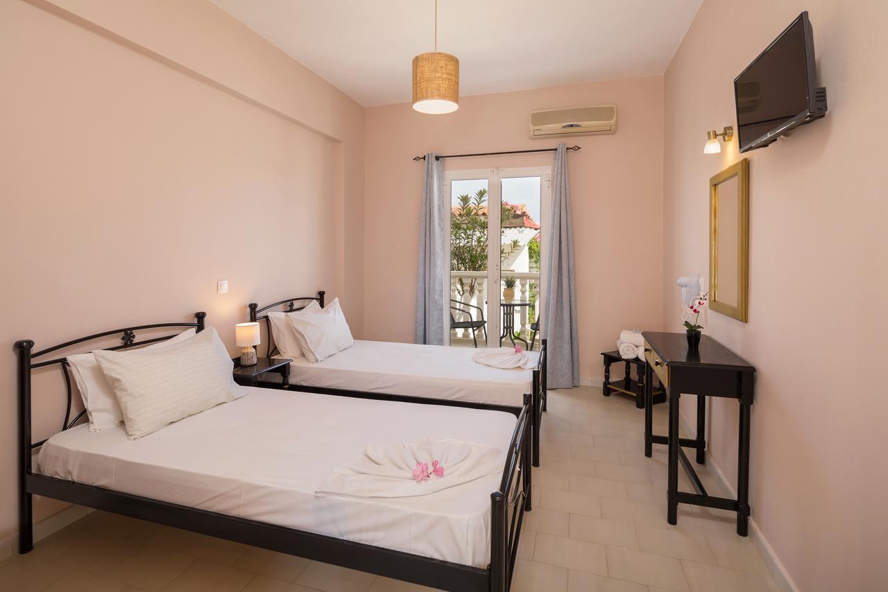 Mare Blu Studios & Suites ลากานาส ภายนอก รูปภาพ