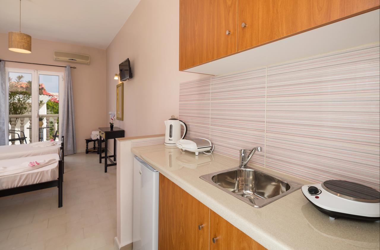 Mare Blu Studios & Suites ลากานาส ภายนอก รูปภาพ