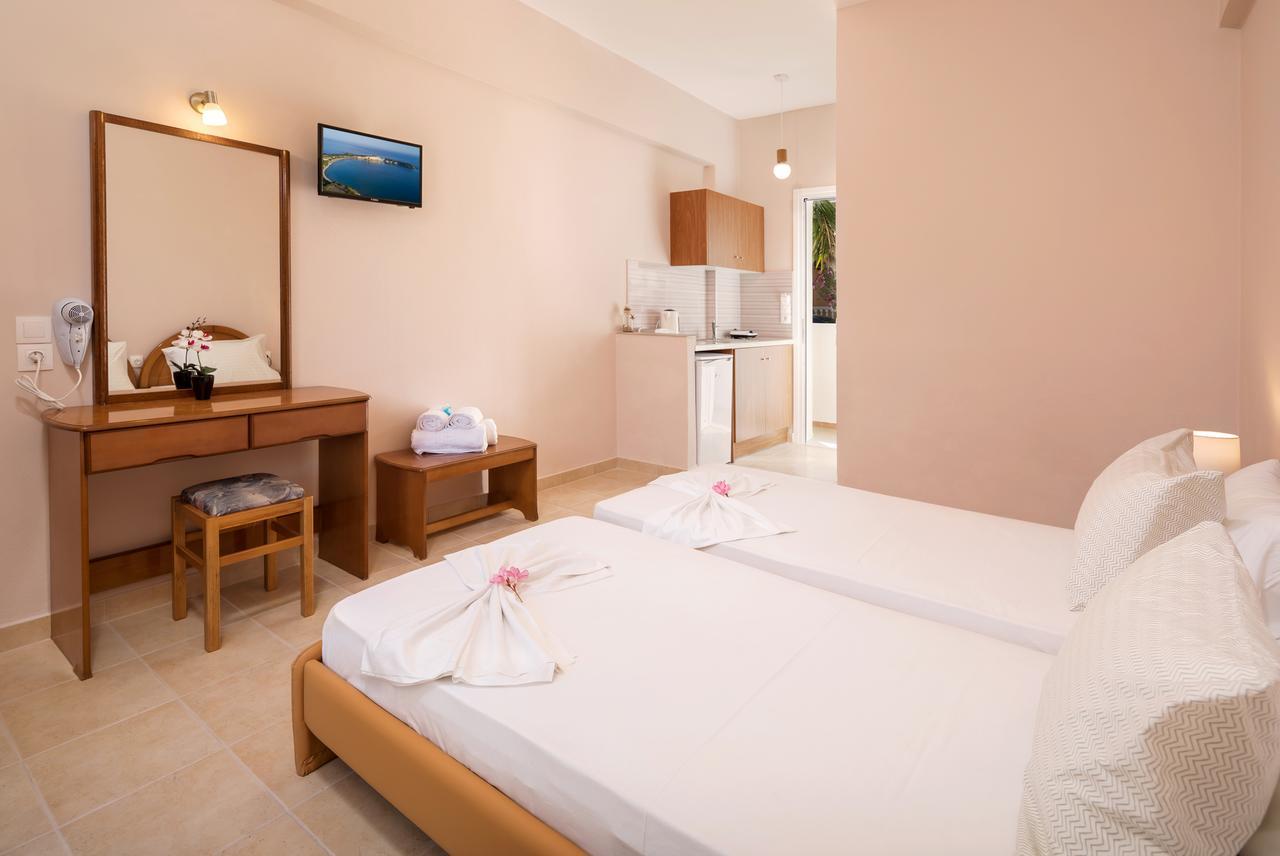 Mare Blu Studios & Suites ลากานาส ภายนอก รูปภาพ