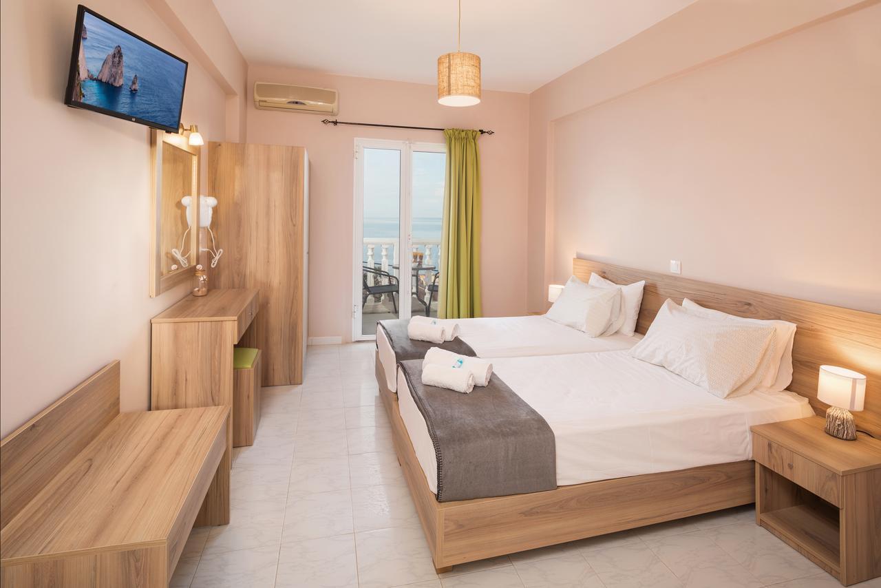 Mare Blu Studios & Suites ลากานาส ภายนอก รูปภาพ