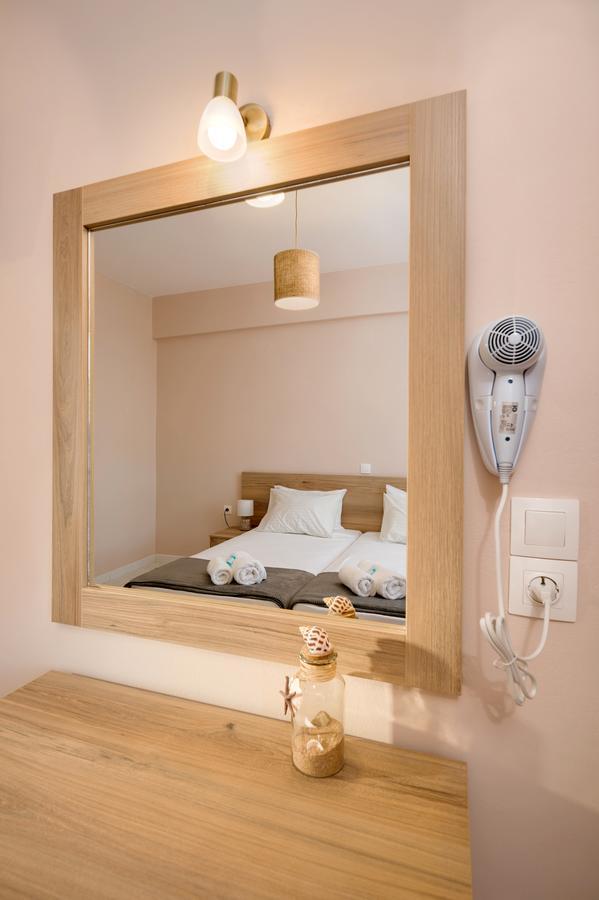 Mare Blu Studios & Suites ลากานาส ภายนอก รูปภาพ